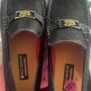 Rocawear Black Textured Loafers with Gold Accent